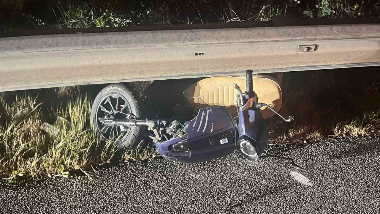 Manavgat'ta Park Halindeki Tıra Çarpan Motosiklet Sürücüsü Hayatını Kaybetti