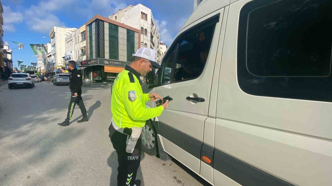Serik’te öğrenci servisleri denetlendi