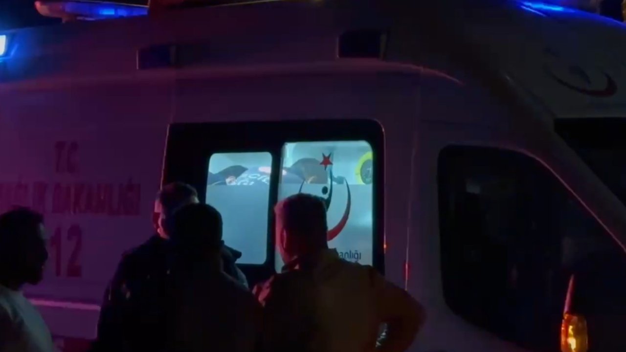 Tıra çarpıp kalbi duran motosikletli ambulanstaki kalp masajıyla hayata döndü