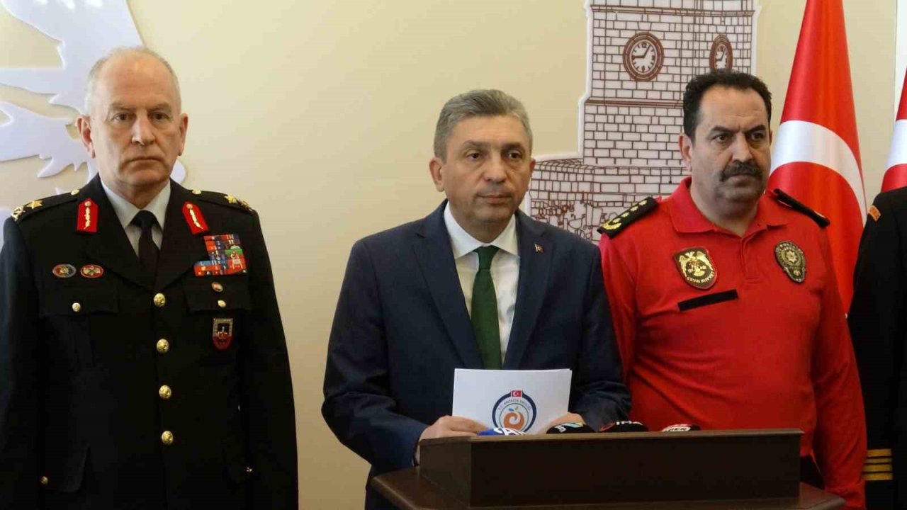 Vali  Şahin: "Çok kısa bir zamanda 2 tane çok önemli, kritik kavşağı hizmete açacağız"