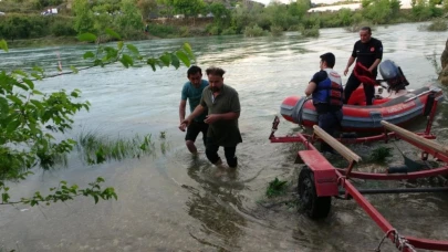 Manavgat Irmağı'nda Sular Yükseldi, Arkadaş Grubu Adacıkta Mahsur Kaldı