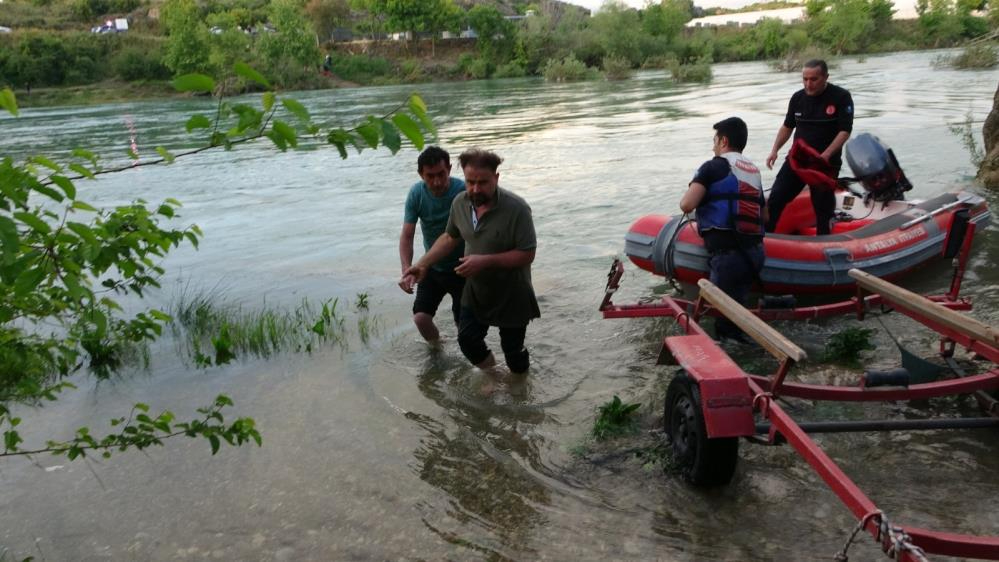 Manavgat Irmağı'nda Sular Yükseldi, Arkadaş Grubu Adacıkta Mahsur Kaldı