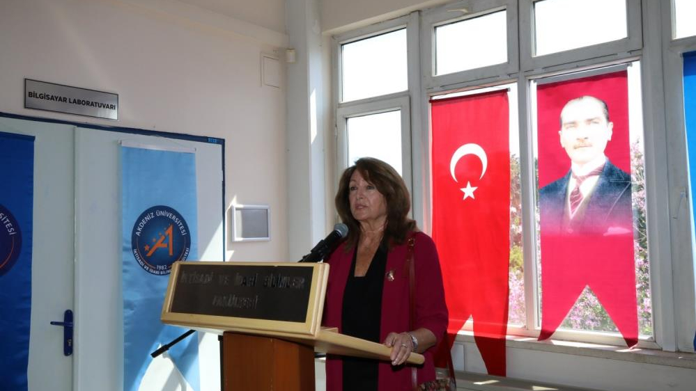 Akdeniz Üniversitesi’nde nesilden nesile eğitim desteği