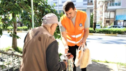 Büyükşehir Belediyesi Manavgat Aşevi ihtiyaç sahiplerinin yanında olmaya devam ediyor
