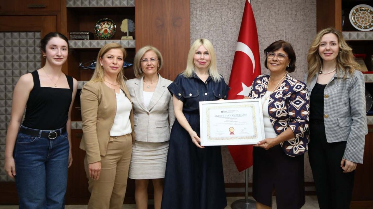 Hemşirelik Fakültesi'ne 5 yıllık akreditasyon