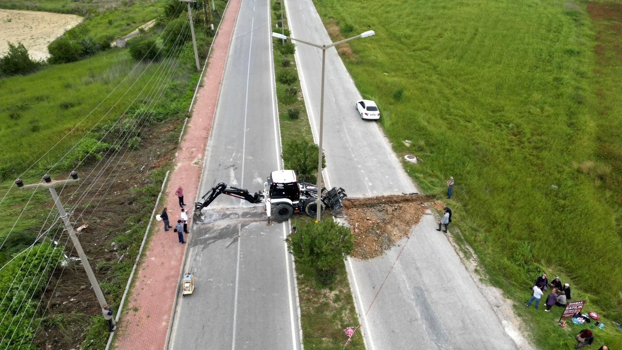 Davayı kazanan hissedarlar yolu ulaşıma kapattırdı