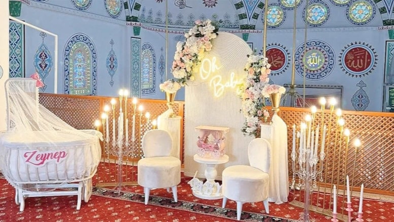 Camide Düzenlenen "Baby Shower" Partisi Tepki Yağdırdı