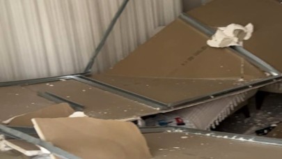 Asma tavan çöktü, anne ve 2 çocuğu birkaç dakikayla kurtuldu