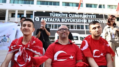 Temsili askerlik yapacak engelli bireylere davullu-zurnalı uğurlama