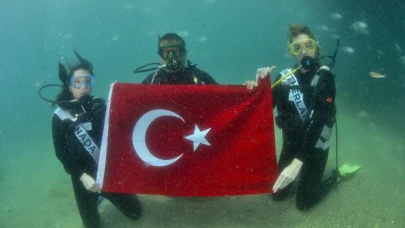 Kraliçe adayları deniz altını keşfetti