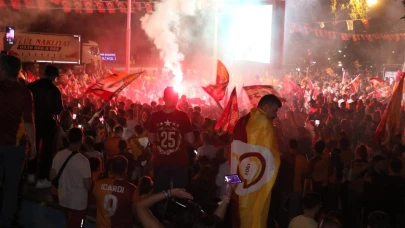 Antalya'da Galatasaray'ın şampiyonluğu coşkuyla kutlandı