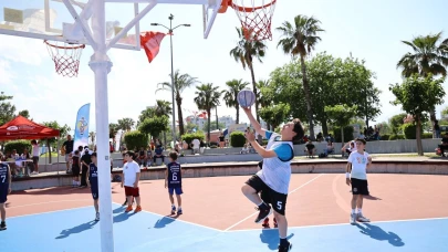 Antalya Büyükşehir Belediyesi Gençlere Özel Futbol ve Basketbol Turnuvası