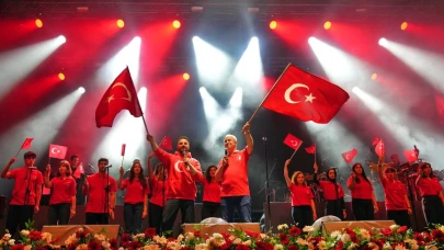 Kortej ve konserle 19 Mayıs kutlandı