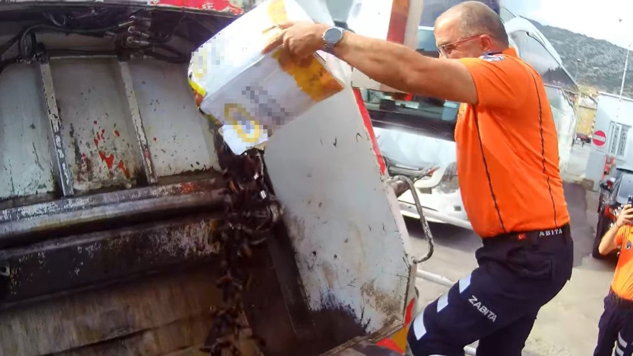 Otobüsle taşınan 50 kilo midye imha edildi