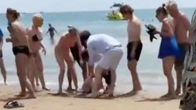 Denizde fenalaşan turist hastanede kurtarılamadı