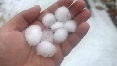 Antalya'da dolu tarım alanlarını vurdu, seralar ve ürünler zarar gördü
