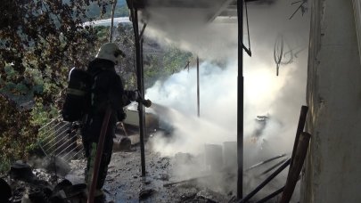 Alanya’da anız yangının sıçradığı daire küle döndü