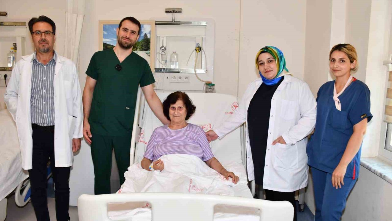 Alanya’da aynı anda iki başarılı akciğer kanseri operasyonu