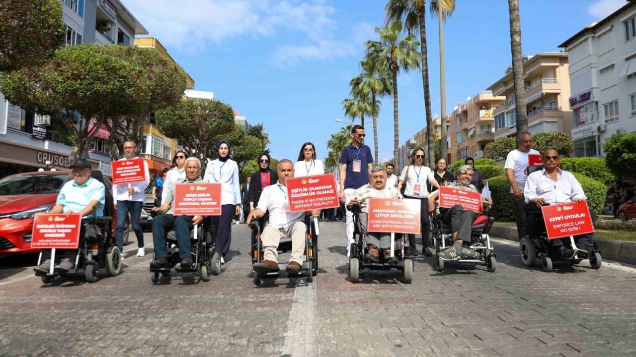 Alanya’da engelsiz halk plajı hizmete açıldı
