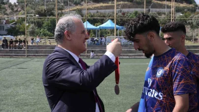 ALKÜ 10. yıl futbol turnuvası sona erdi