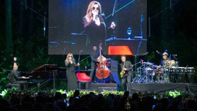 Anne olmaya hazırlanan Melody Gardot Antalyalı müzikseverlerle buluştu