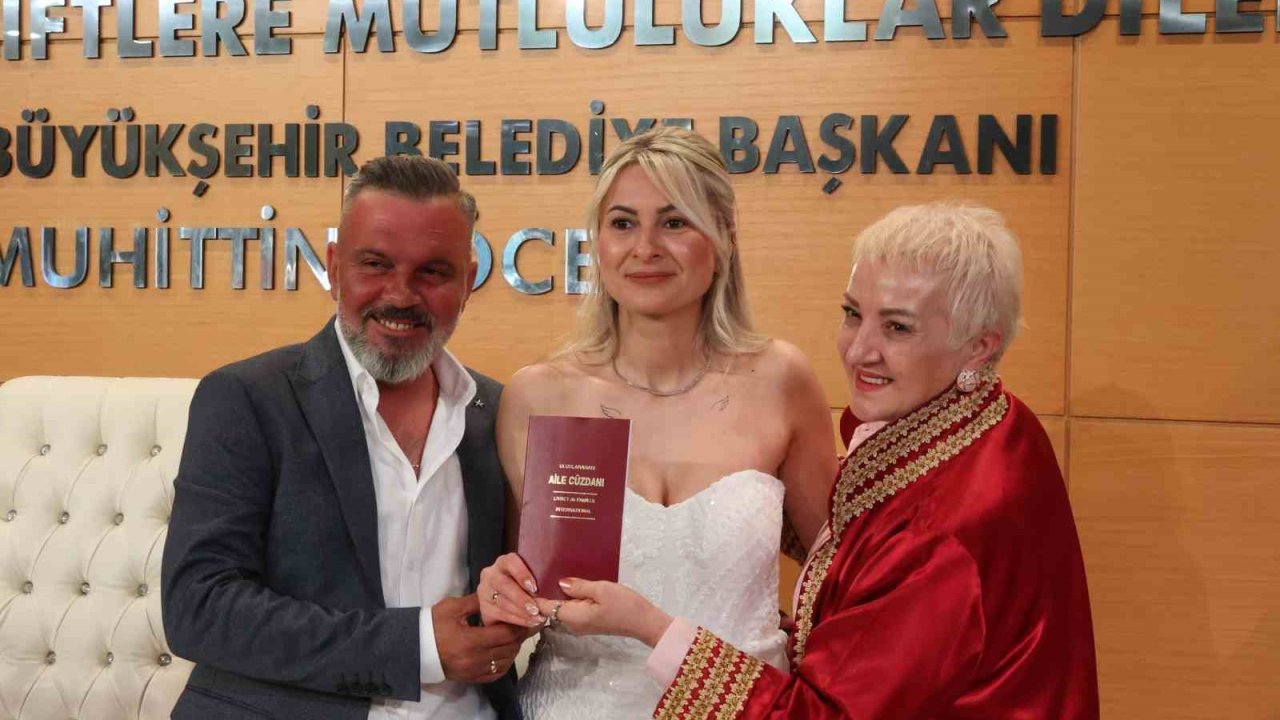 Antalya Büyükşehir Belediyesi nikah salonunda "05.05.2025" yoğunluğu
