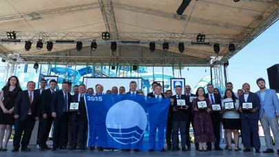Başkan Böcek: "640 kilometrelik kıyı şeridimizde, marina ve turizm teknelerinin mavi bayrak alması için büyük gayret gösteriyoruz"