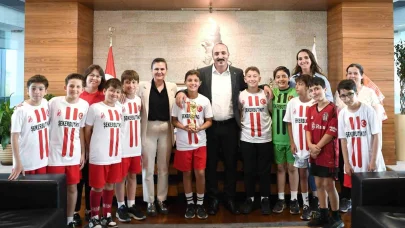 Başkan Kotan şampiyon sporcuları ağırladı