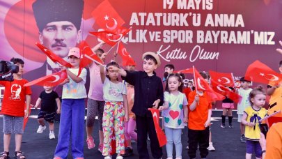 Kepez Belediyesi, "Sahne Senin" etkinliğiyle gençlere fırsat verdi