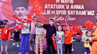 Kepez Belediyesi, "Sahne Senin" etkinliğiyle gençlere fırsat verdi