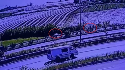 Manavgat'ta Motosikletlerin Çarpıştığı Kaza Güvenlik Kamerasında