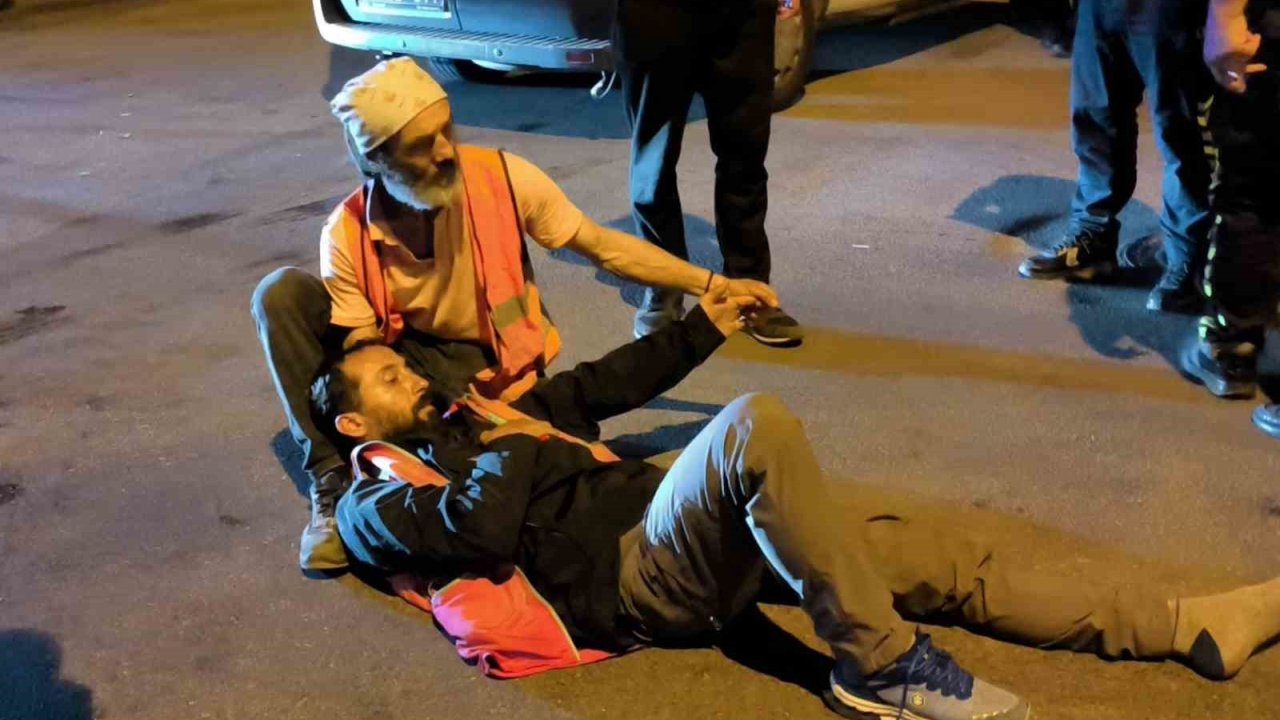Otomobille çarpışan motosiklet sürücüsü yaralandı