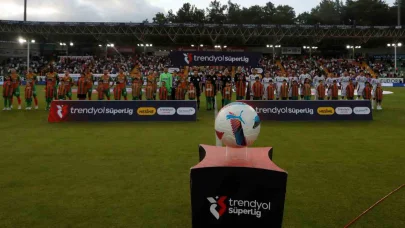 Trendyol Süper Lig: Alanyaspor: 0 - Beşiktaş: 0 (Maç devam ediyor)