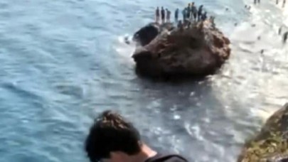 40 metreden suya atlayıp, ağır yaralandı