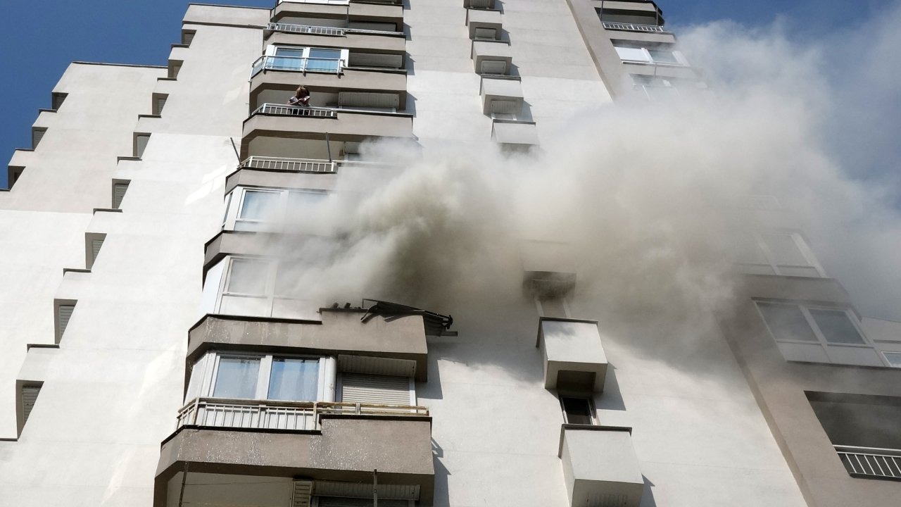 7'nci kattaki yangın büyümeden söndürüldü