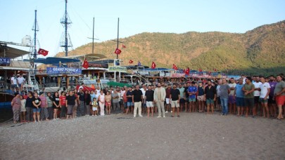 Antalya'da teknecilerden kornalı eylem