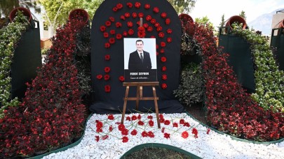 Kemer'de Başkan Zeyrek için anma alanı