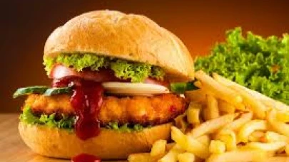 Antalya Havalimanı'ndaki Burger Fiyatı İngiltere'yi Ayağa Kaldırdı!
