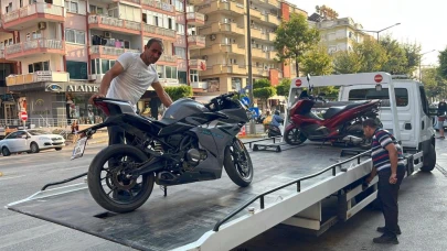 Alanya’da motosiklet ile kamyonet çarpıştı: 2 yaralı