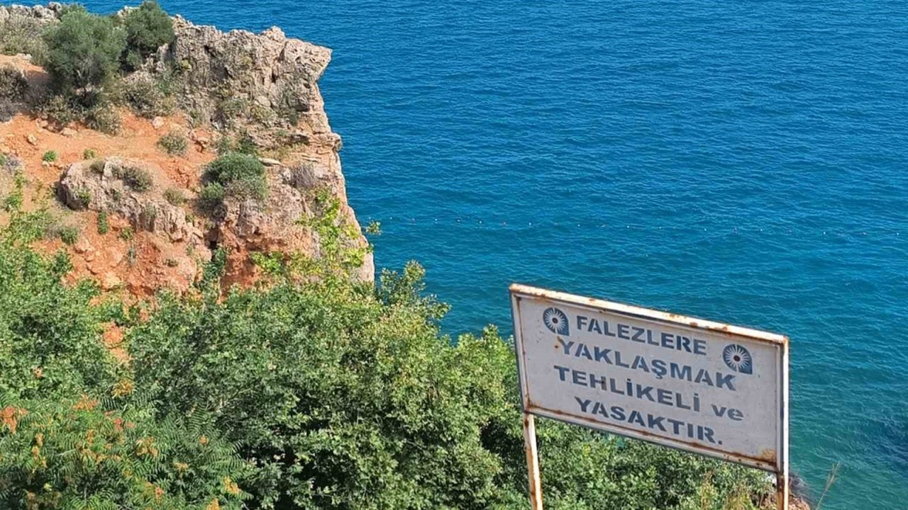 Antalya'da Falezlerde  Gençlerin Ölüm Atlayışları