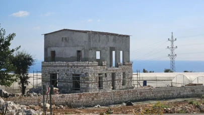 Müze müdürü, 'izinsiz uygulama' kararında imzası olduğu araziyi kendine almış