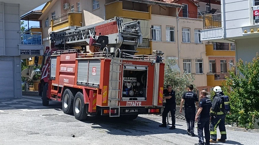 Baca temizliği için soba yaktı, mahalle sakinleri yangın çıktı sandı