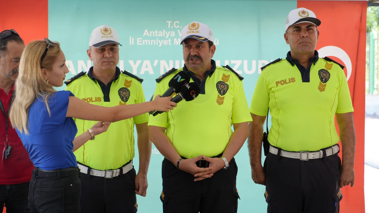 Antalya’da motosikletli polis timlerine güvenli sürüş eğitimi