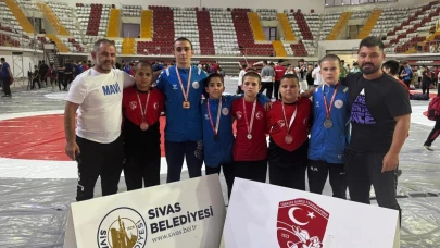 Korkuteli’nin güreşçisi 78 kiloda Türkiye şampiyonu oldu