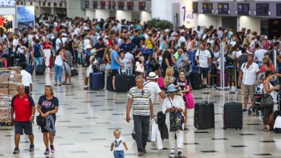 'Hürmüz Boğazı'nı kapatmak turizmi de çok etkiler'