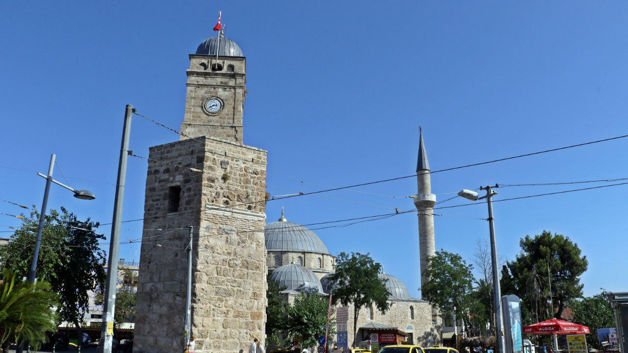 Nüfusu gündüz 82, gece 10 bin