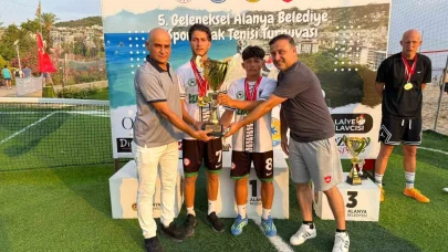 Alanya Belediyespor ayak tenisi turnuvası sona erdi