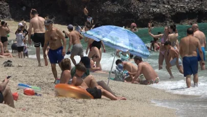 Alanya sahillerinde bayram yoğunluğu