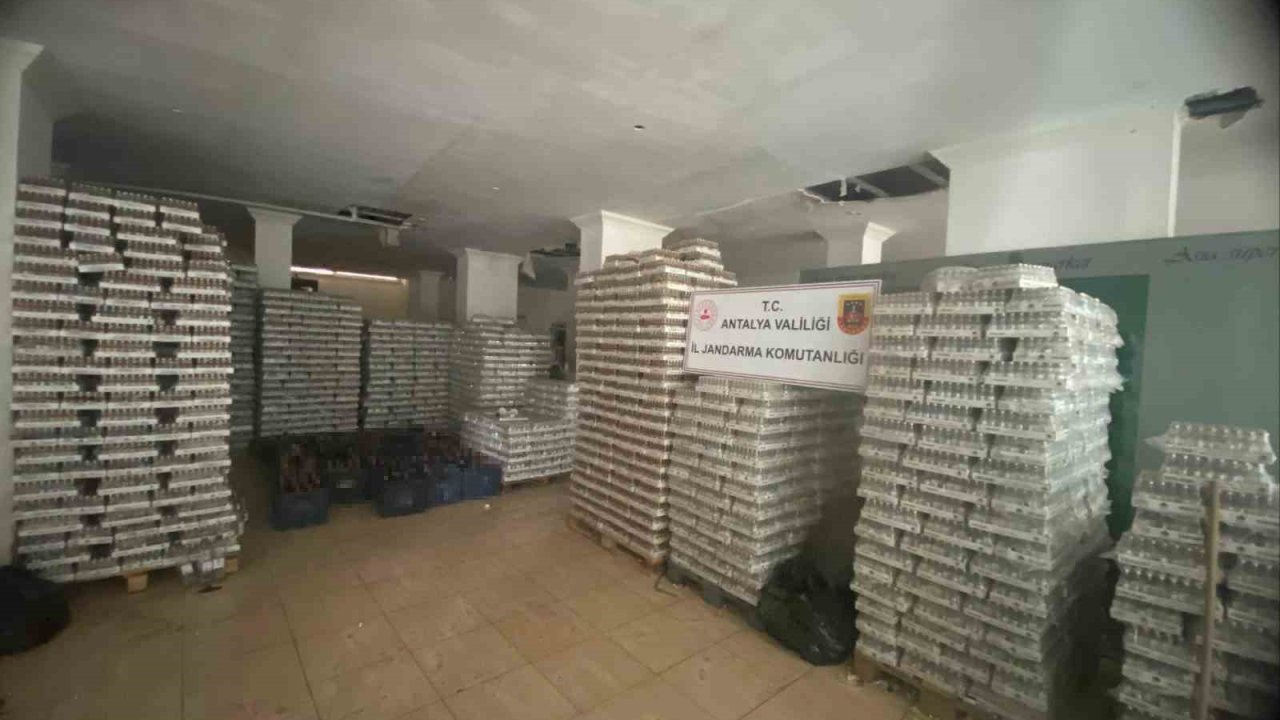 Alanya’da 10 bin litre kaçak alkol ele geçirildi