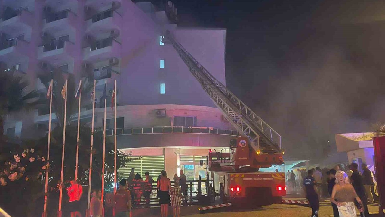 Alanya’da otel yangını